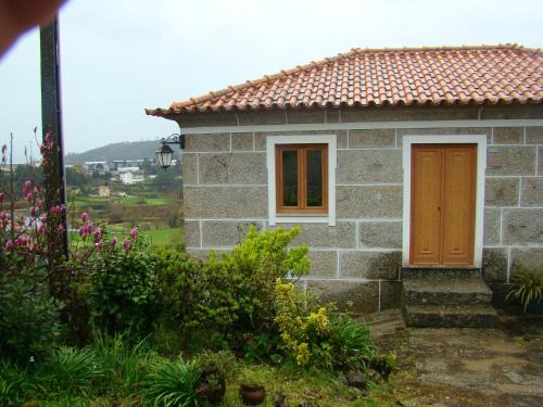 3 bedrooms house with garden and wifi at Baiao 5 km away from the beach gîte à louer Santo Tirso