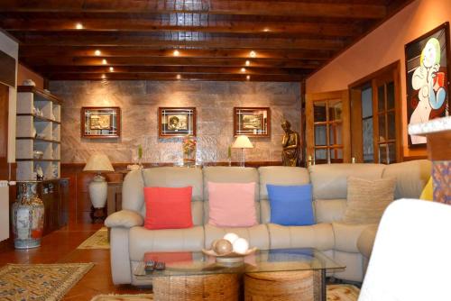 Spacious Villa with Private Pool in Oliveira de Azeméis Spacious Villa with Private Pool in Oliveira de Azeméis