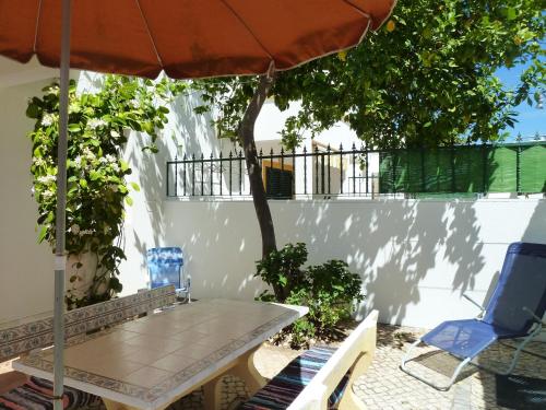 2 bedrooms house at Vila Nova de Cacela 300 m away from the beach with enclosed garden and wifi