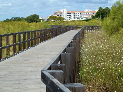 2 bedrooms house at Vila Nova de Cacela 300 m away from the beach with enclosed garden and wifi