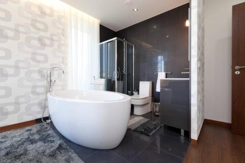 Villa with 4 bedrooms in Vieira do Minho with private pool enclosed garden and WiFi - image 11
