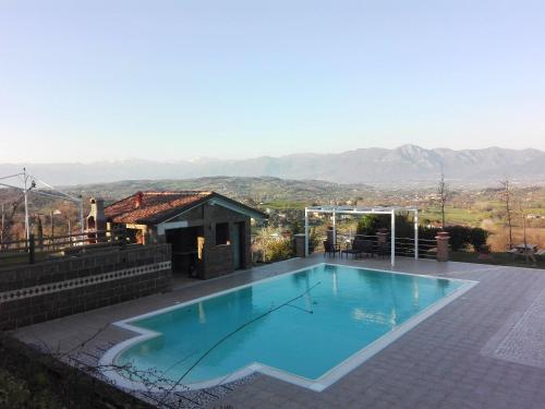 3 bedrooms house with shared pool enclosed garden and wifi at Bosco di Caiazzo