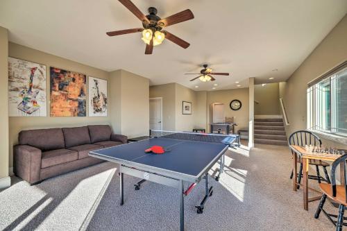 Murphys Retreat with Canyon Views and Game Room - image 4