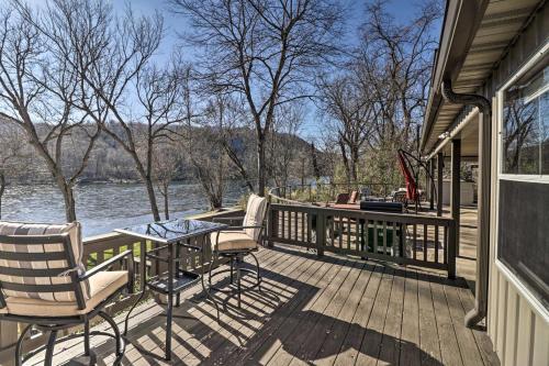 B&B Cotter - White River Fishing Escape with Deck and Patio! - Bed and Breakfast Cotter