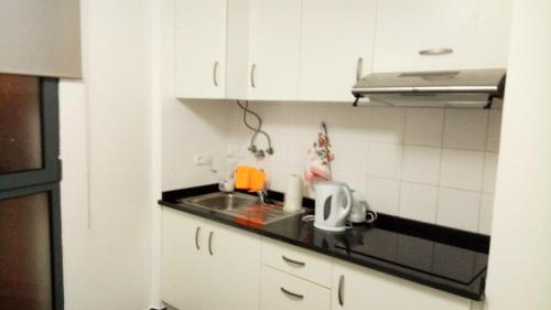  Apartment with one bedroom in Santa Cruz with wonderful sea view enclosed garden and WiFi 1 km from the beach in Santa Cruz