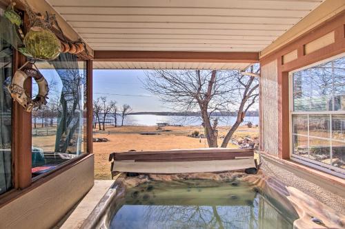 . Cozy Lake Eufaula Hideaway with Fire Pit and Hot Tub!