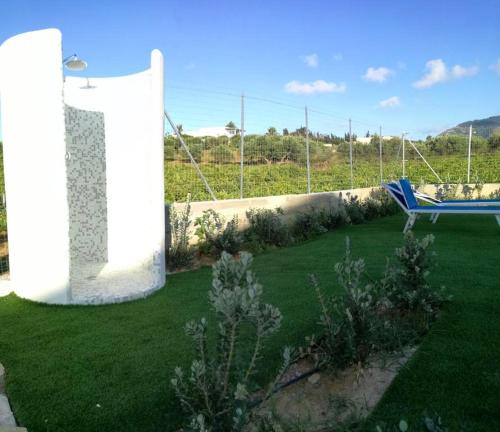 4 bedrooms villa with sea view shared pool and furnished garden at Alcamo 4 km away from the beach