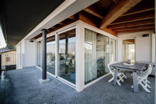 White Attic - by MyHomeInComo in Lipomo