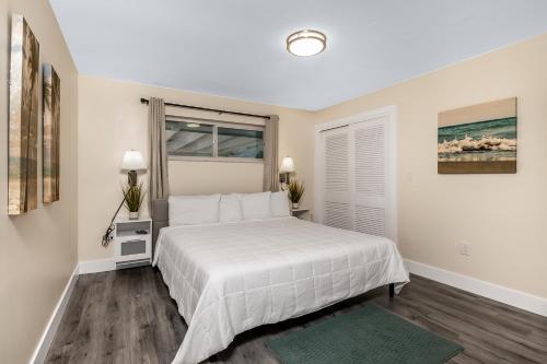 Latitude 26 Waterfront Boutique Resort - Fort Myers Beach