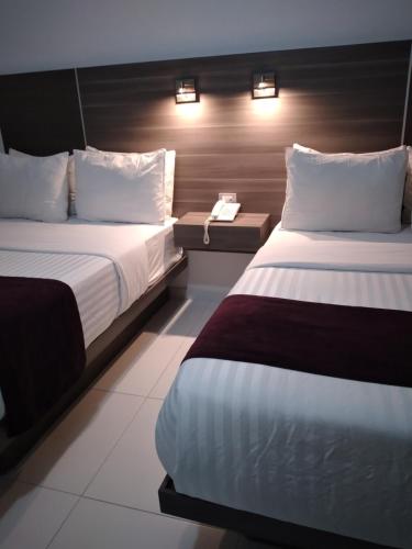 2 queen beds