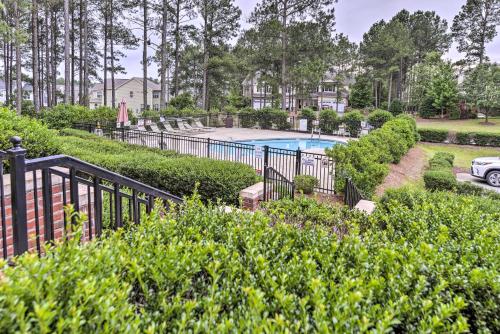 Resort-Style Condo and Suite on Golf Course with Pool! - image 6