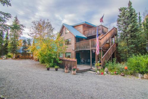 Sterling Log Cabin in Community on The Kenai River