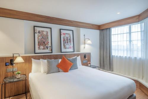 280148571 Melia White House Hotel
