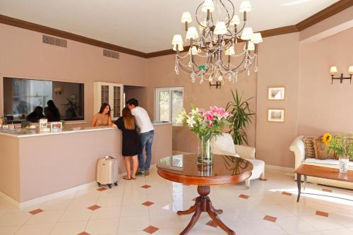 Patogumai, Lambrinos Suites in Platanias