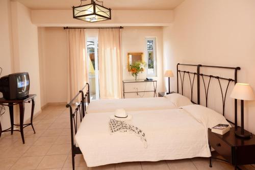 Lambrinos Suites in Platanias