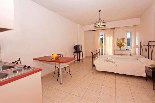 Lambrinos Suites - image 6