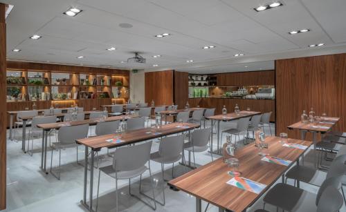 280150722 Melia White House Hotel