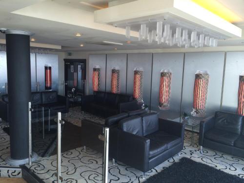 Tiffany's Hotel - image 4
