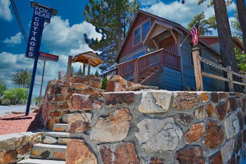 . Fox n Bear Cottages Relax and Enjoy Ski or Lake Vacation