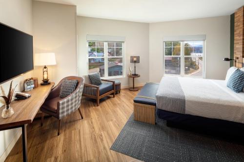 voco Saranac Lake NY - Waterfront by IHG