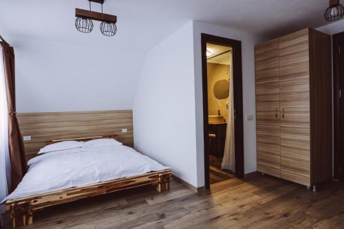 Quadruple Room with Mountain View