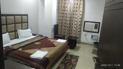 Deluxe Double Room image 8