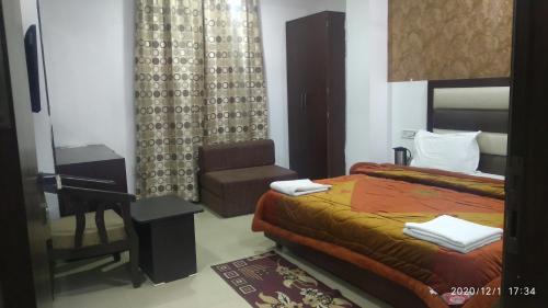 Super Deluxe Triple Room image 8