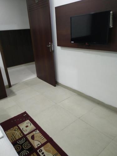 Super Deluxe Triple Room image 3