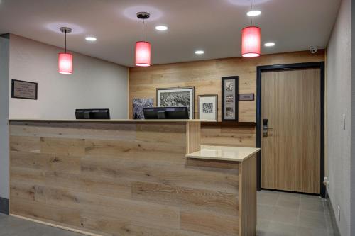 Country Inn & Suites by Radisson Pierre SD - image 6