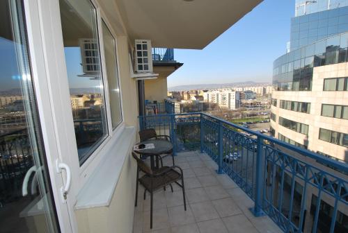 Arpad Bridge Apartments - image 9