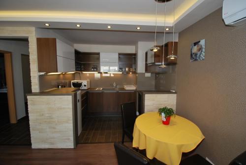 Arpad Bridge Apartments - main image