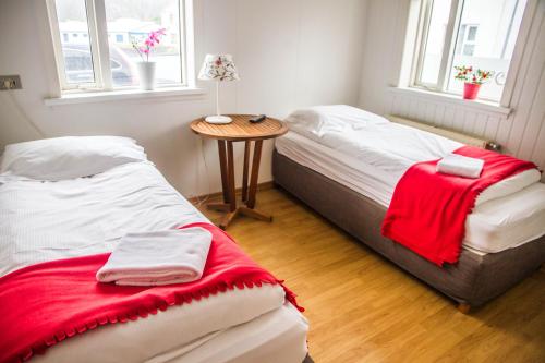 Guesthouse Sunnuhóll - Accommodation - Vestmannaeyjar
