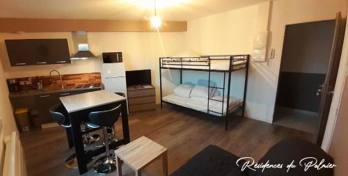 Résidences du Palmier (Residences du Palmier) in 塞夫勒河畔聖洛朗