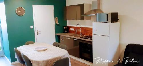 Résidences du Palmier (Residences du Palmier) in 塞夫勒河畔聖洛朗