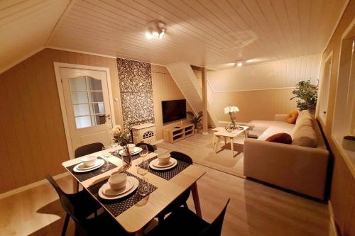 Beautiful 3-Bedroom Apartment Near City Center