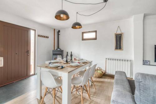 Létesítmények, Peña Moneca (Pena Moneca) in Vegacervera