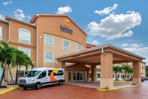 Comfort Inn & Suites Fort Myers Airport