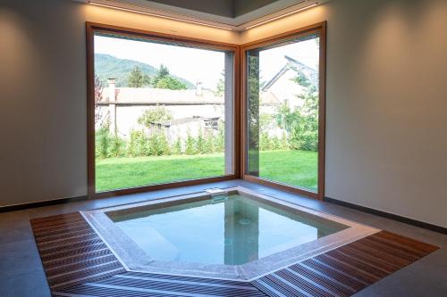 Karstais baseins, Hotel Villa Elia in Calizzano