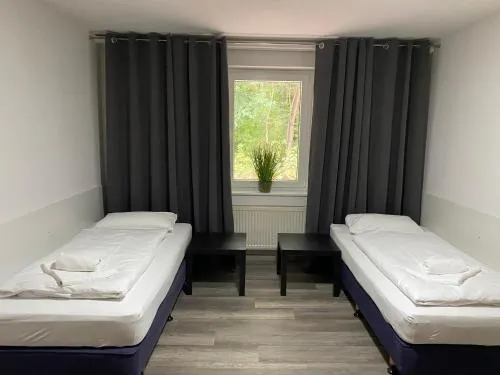 Hostel47 - Nähe Dresden - Monteurzimmer mit bequemen Betten, nur für Männer, kostenloses WLAN und Parkplätze für Autos und LKW's, Waschmaschine vor Ort in Radeberg, Deutschland
