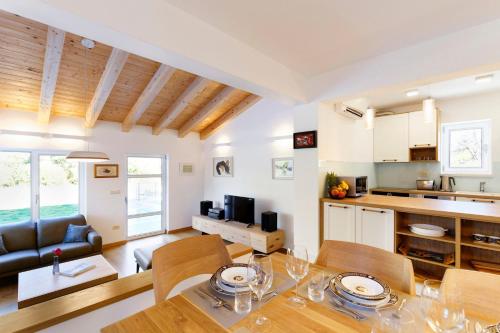 Iekārtas, Villa Jure - Heated Pool, Sauna, Tennis & Mini Golf I Dalmatia Hinterland in Zupa