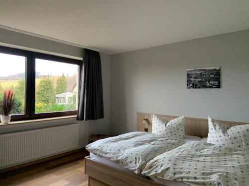 Ferienwohnung Wiesenblick mit Terrasse im Landhaus Fischer - image 2