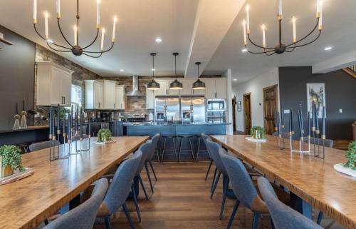 Branson Cove Chateau home - main image