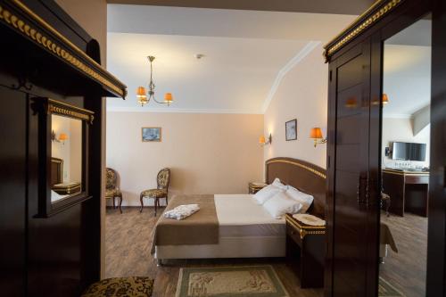 Green Hall Hotel - image 10