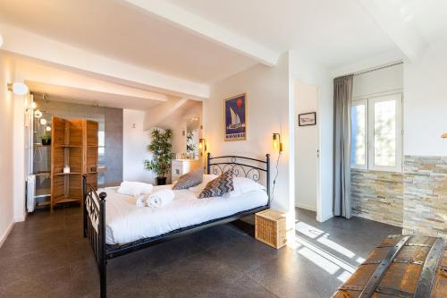 Le Baletti - Un Duplex au Calme dans une Jolie rue Fleurie - image 5