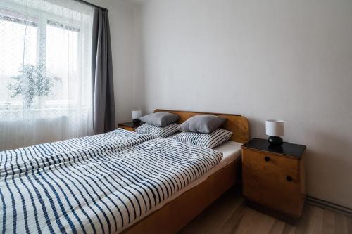 1 double bed, 2 twin beds
