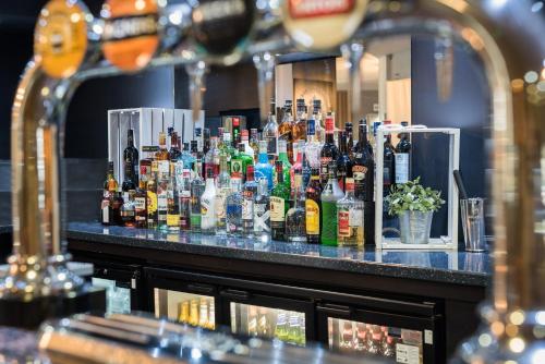 Holiday Inn Manchester West an IHG Hotel - image 2