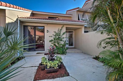Palm Beach Retreat with Pool 1 Mi to PGA Golf in Palm Beach Gardens, USA