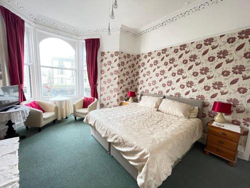 White Court Seaview Llandudno Hotel - image 2