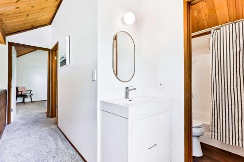 6 Ranch Cabin - image 5