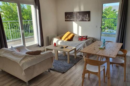 Appartement contemporain rénové à neuf avec cuisine équipé - Val de reuil - Location saisonnière - Val-de-Reuil